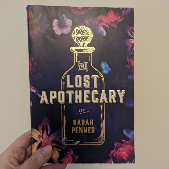 The Lost Apothecary by Sarah Penner (fiction book) - Picture 1 of 1